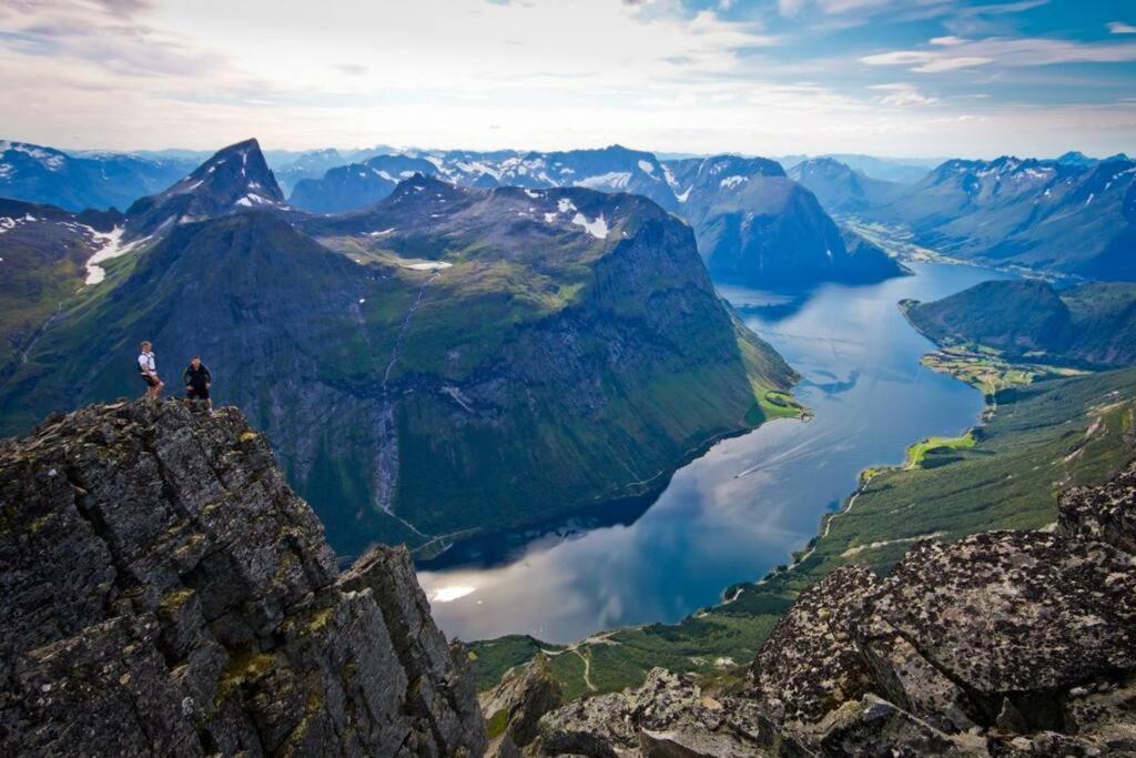 Leilighet I Hjertet Av Sunnmore! Sykkylven Exterior photo