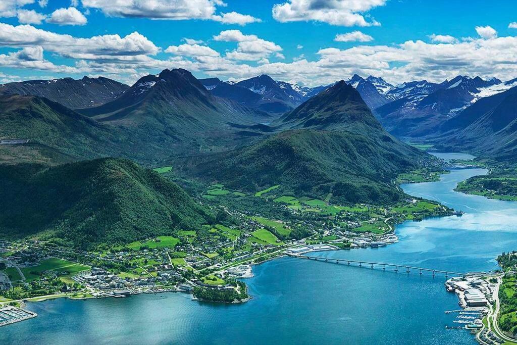 Leilighet I Hjertet Av Sunnmore! Sykkylven Exterior photo